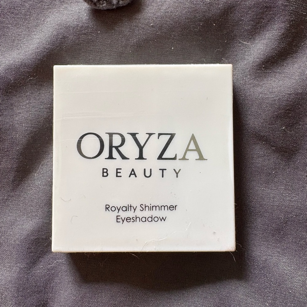 Oryza Beauty Royalty Shimmer Eyeshadow